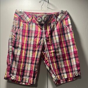 SO Women's Plaid Shorts - Pink, Yellow, Navy long shorts Size 1 GUC
